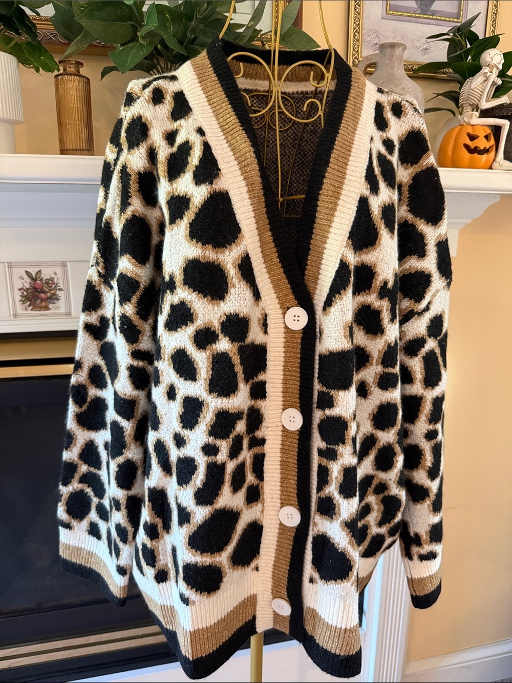 Leopard Print V-Neck Button Front Sweater Cardigan - Black & Cream L so soft!